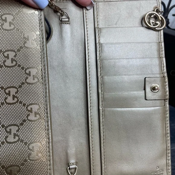 EUC Gucci Gold Imprime GG WOC - Picture 9 of 16